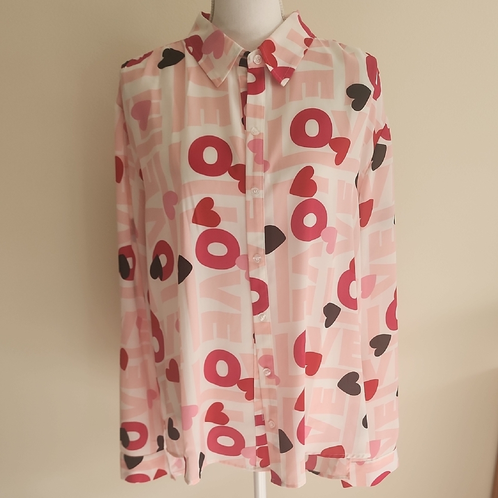 NWOT; Graphic Heart/Love Blouse